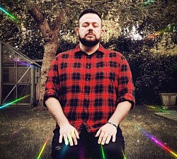 Greg w medytacji